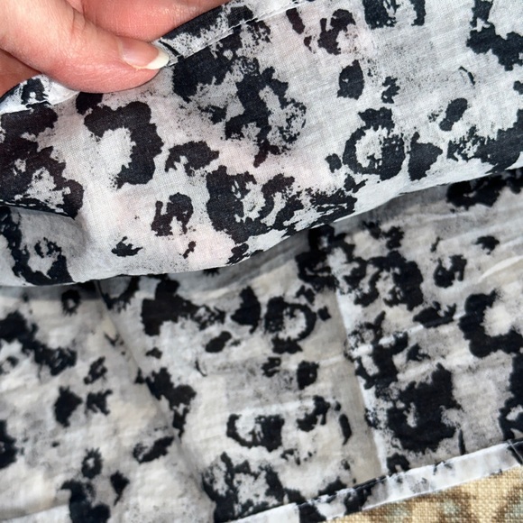 LOFT lightweight sleeveless top animal print - Picture 8 of 8